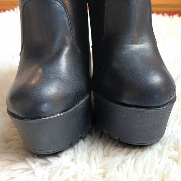 JustFab Black Ankle Boots - Picture 8 of 15